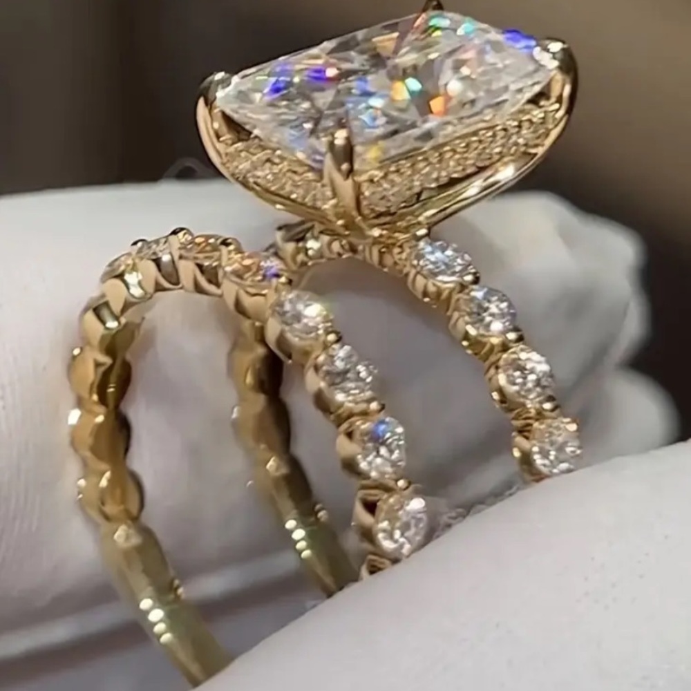 New 18k Gold Finish and White Topaz Women's Ring Set